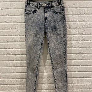 “Acid” wash jeans.